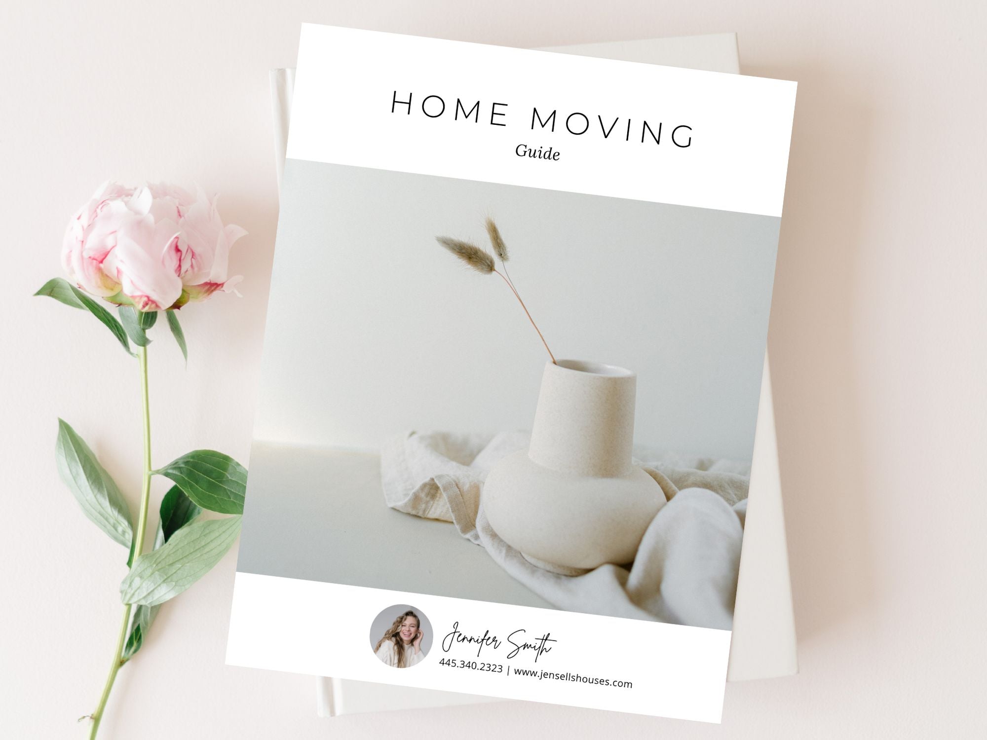 Minimal Moving Guide offering realtors a simple, organized resource to help clients navigate the moving process smoothly.