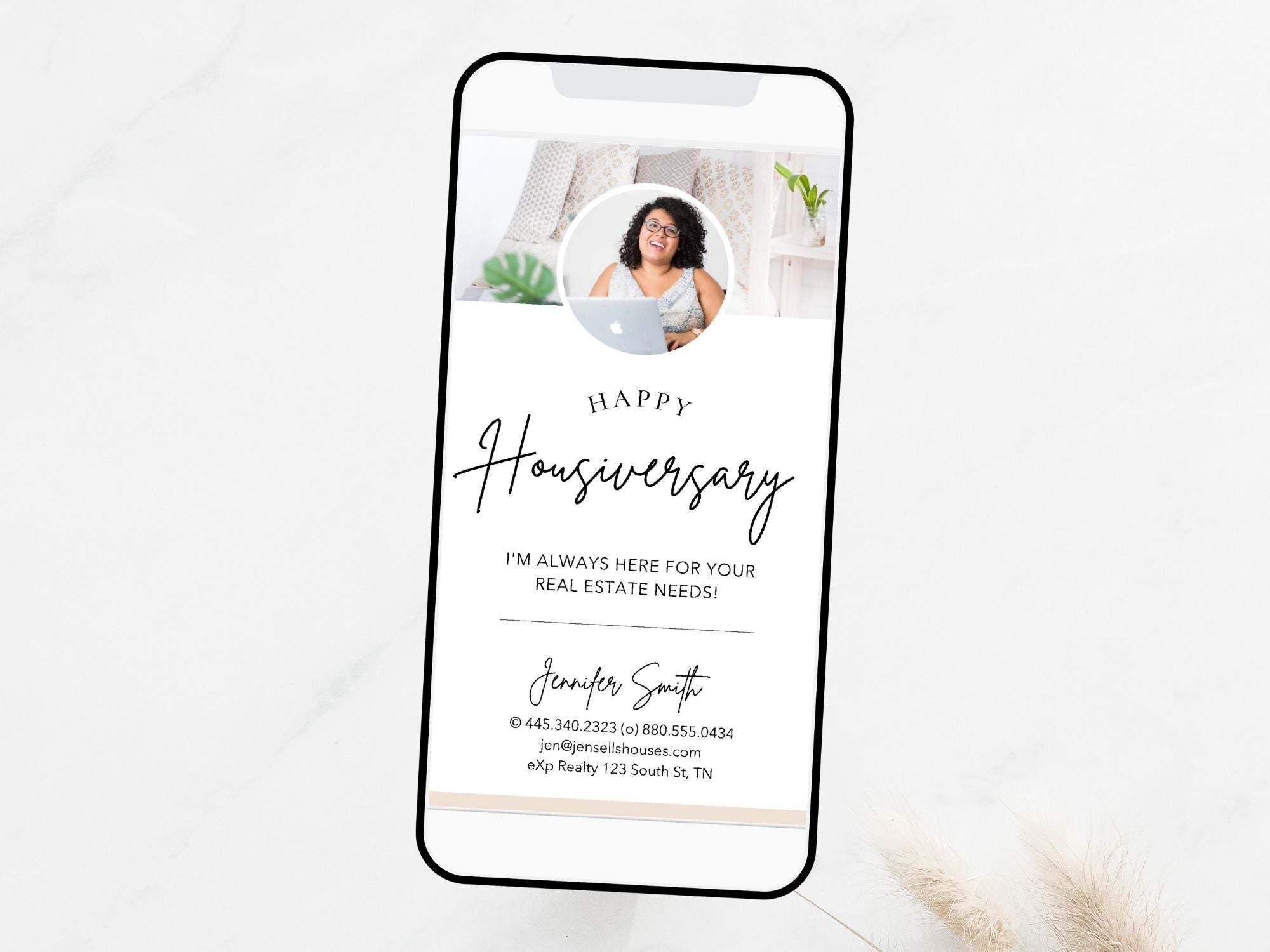 Real Estate Textable Happy Housiversary - Celebrate homeownership milestones with a digital greeting tool for sending personalized and convenient well wishes on the anniversary of a home purchase.